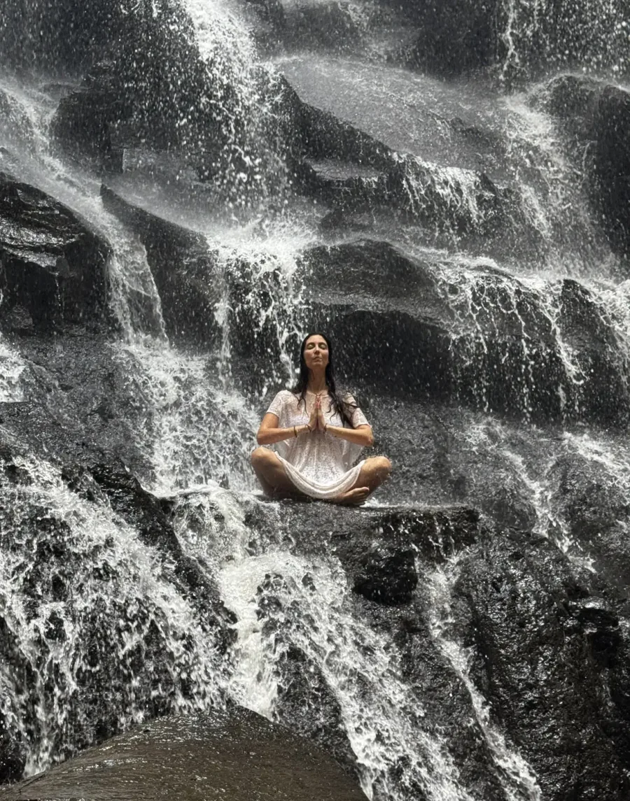 Caroline - Rise Flow Heal